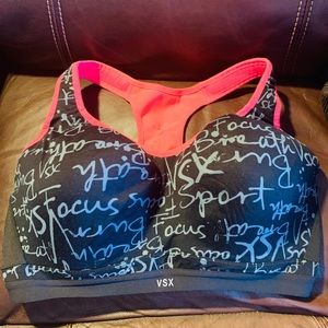 NWT Victoria Secret Sport Bra